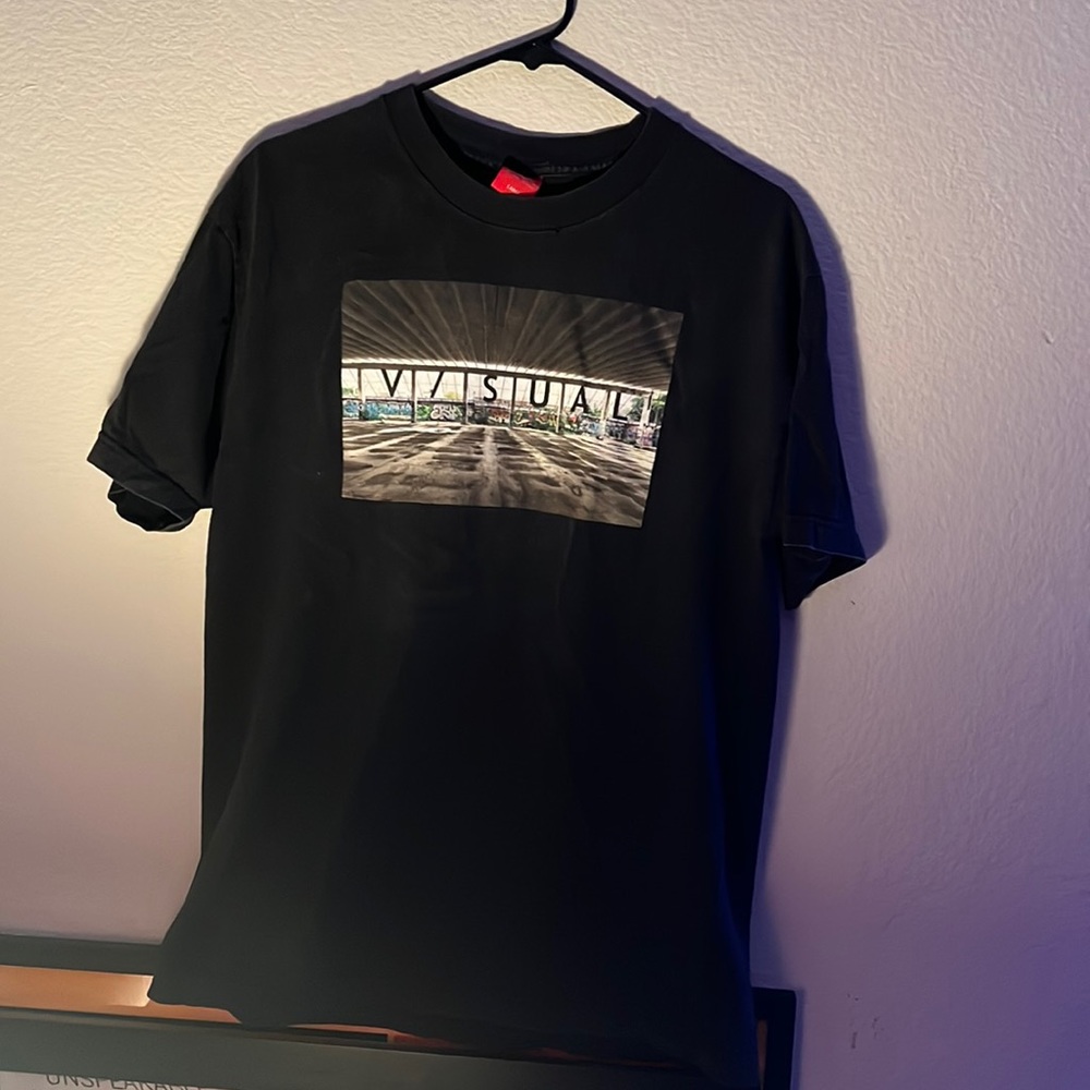 Vivisual T shirt, Lg fits medium as well